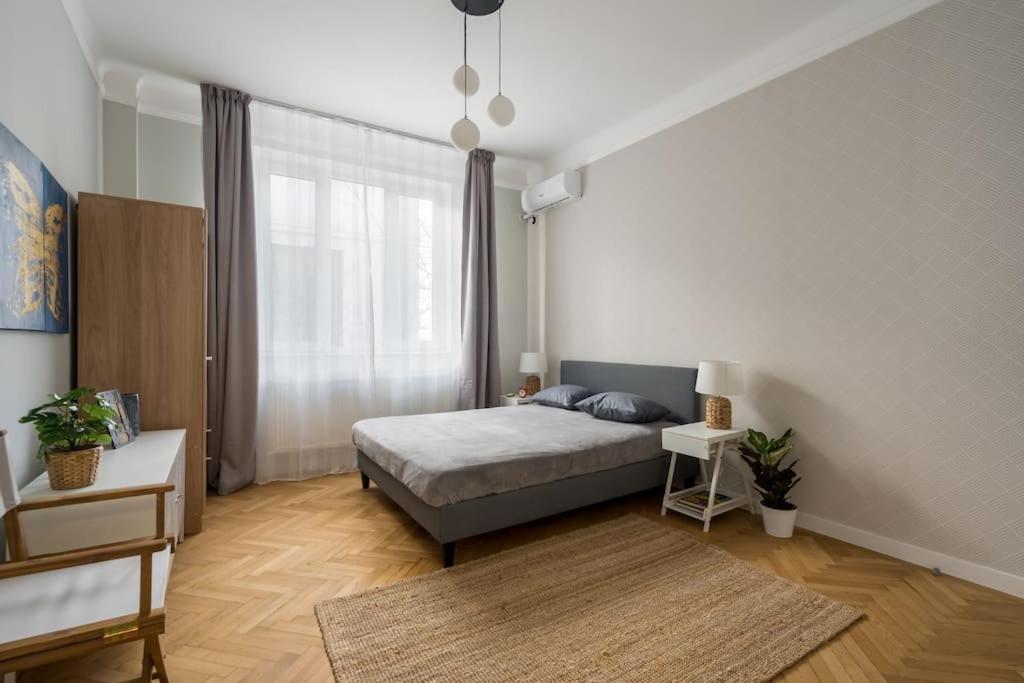 Exquisite Art Deco 2Br Apartment Prime Location Бухарест Екстер'єр фото